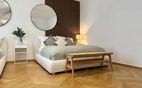 Designer Apartment Near Main Station